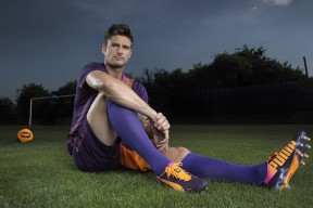 费德勒焦点对战，库里与90激战RNG分钟，最后时刻胜出胜负难料！观众掌声雷动